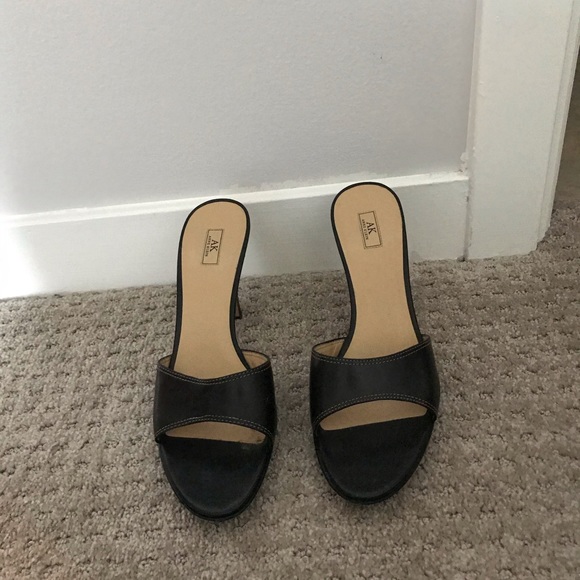 Anne Klein Heels - Picture 2 of 5